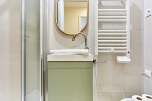 Apartment | Bathroom | Hair dryer, soap - Superb Apartment Center of Paris (Paris)