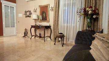 Deluxe Suite, 1 Queen Bed, Balcony, Mountain View | Egyptian cotton sheets, premium bedding, down comforters