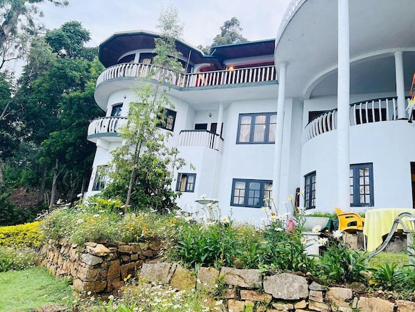 Fachada da propriedade