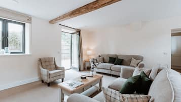 Martingale - Luxury House with Private Courtyard | Oleskelualue