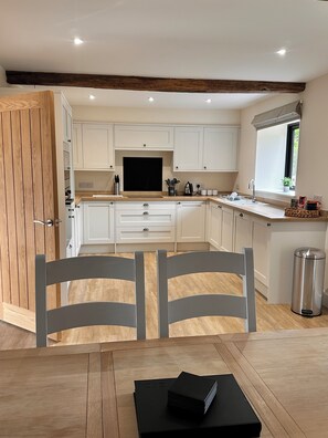 Stirrup - Luxury Barn Conversion, Pet Friendly | 私人厨房 | 电热水壶、高脚椅