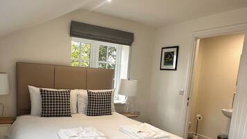 Blackout drapes, iron/ironing board, free WiFi