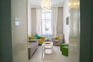 Smart TV - Elegant 4-Apt Collection Perfect Extended Stays (Wien)