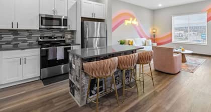 2BR Retreat, 8 Min from Broadway!