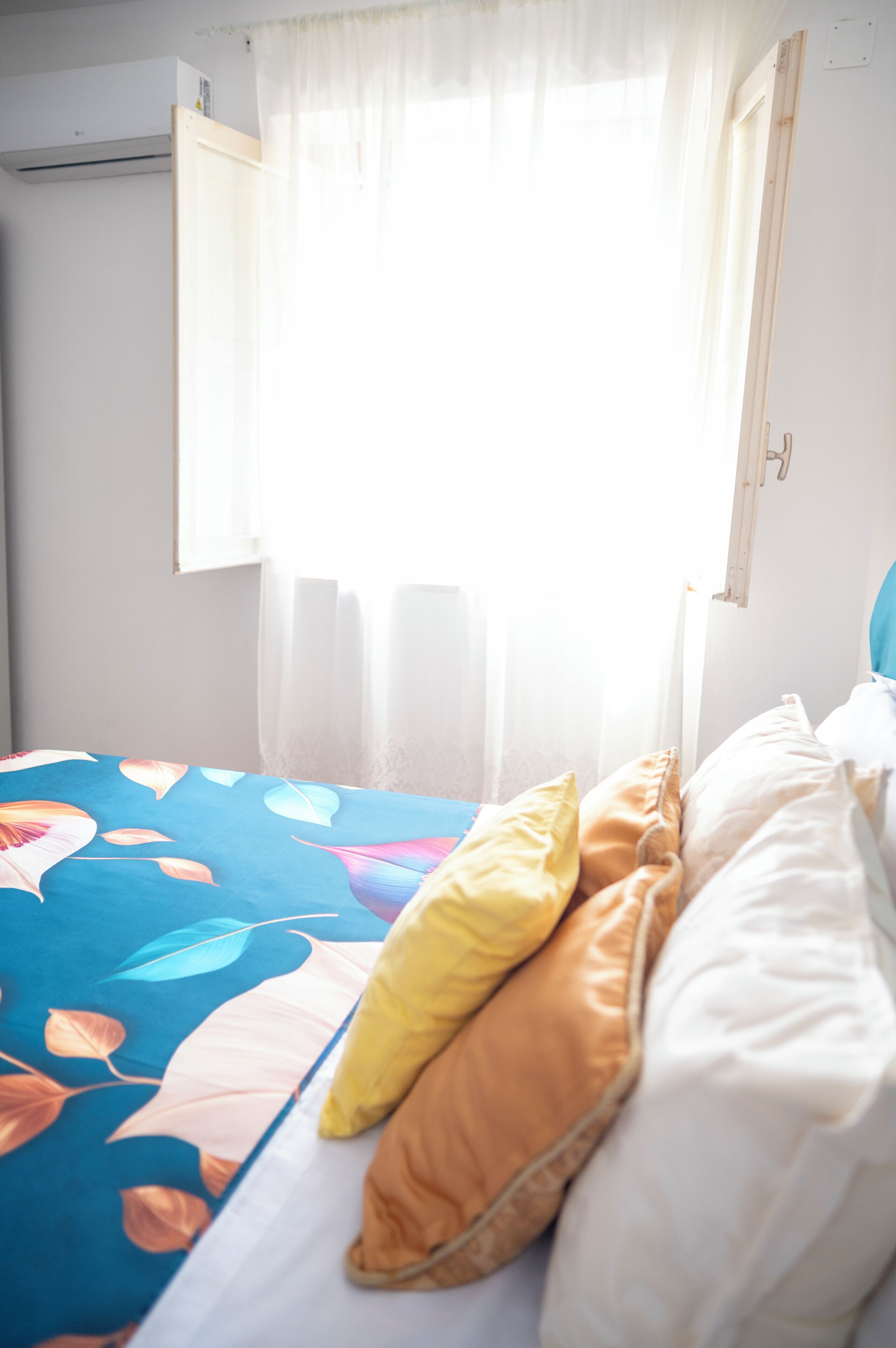 2 habitaciones, tabla de planchar con plancha, wifi y ropa de cama 