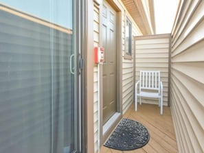 Exterior detail - 2 BR 2 Bath indoor and outdoor pools Tennis 1.5 blocks to the beach (Ocean City)