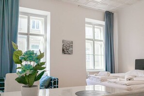 1 bedroom, iron/ironing board, WiFi, bed sheets - Cozy Stay | Shared Flat in City Center (Wien)