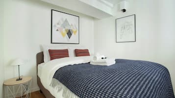 Apartment | 1 bedroom, laptop workspace, iron/ironing board, bed sheets