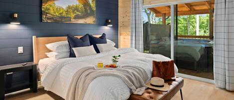 4 bedrooms, desk, iron/ironing board, free WiFi