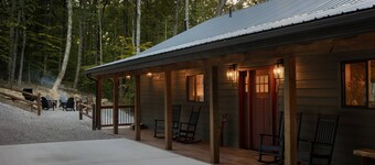 4 King Beds • Brand New • Hot Tub • Fire Pit