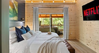 4 King Beds • Hot Tub • Fire Pit • Forest Views