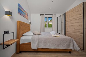 3 bedrooms, free WiFi, bed sheets