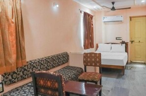 Deluxe Double Room | Free WiFi