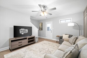 TV - Unit #908 Peachers Place Townhomes! (Clarksville)