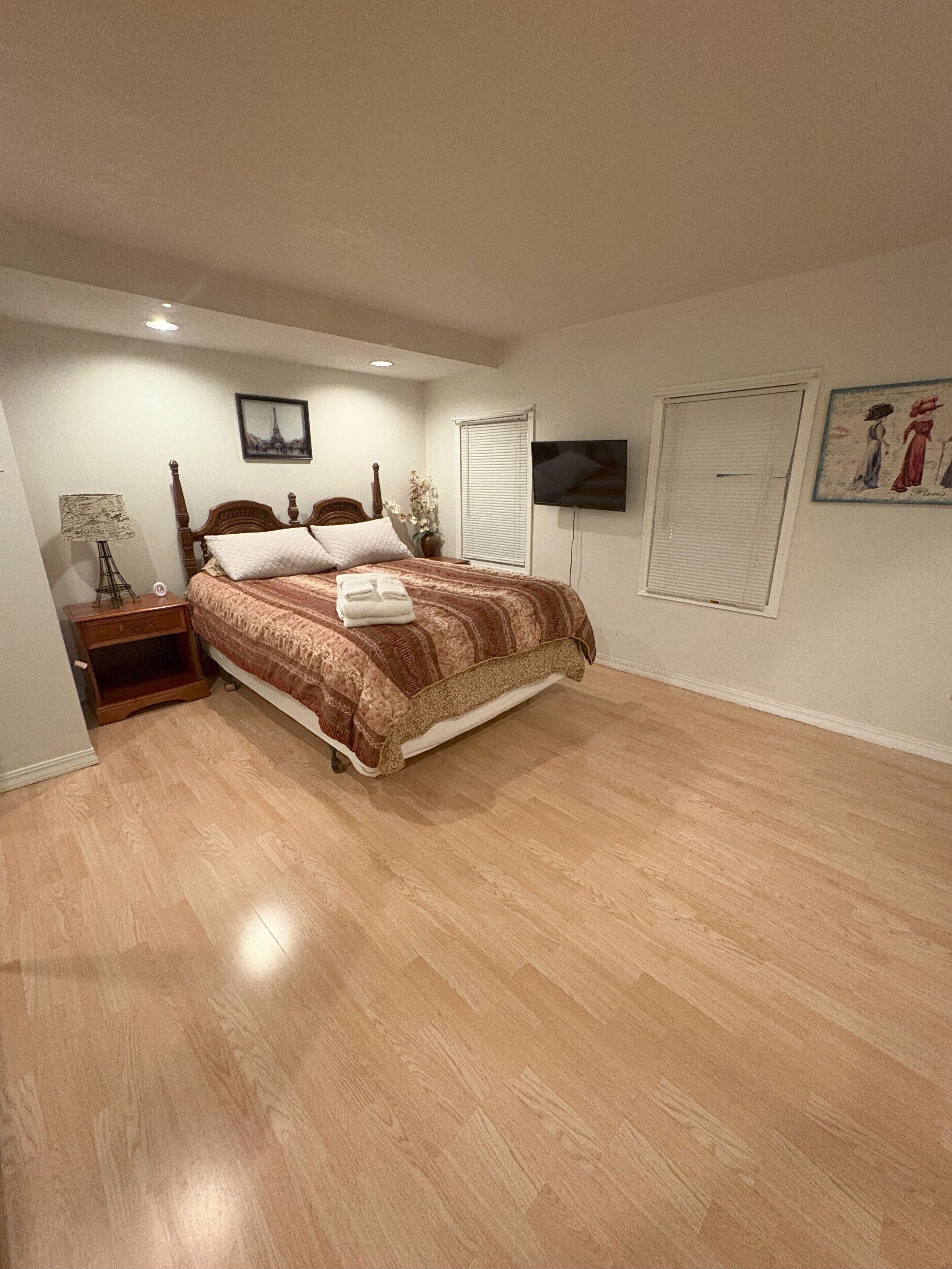 2 bedrooms, WiFi, bed sheets
