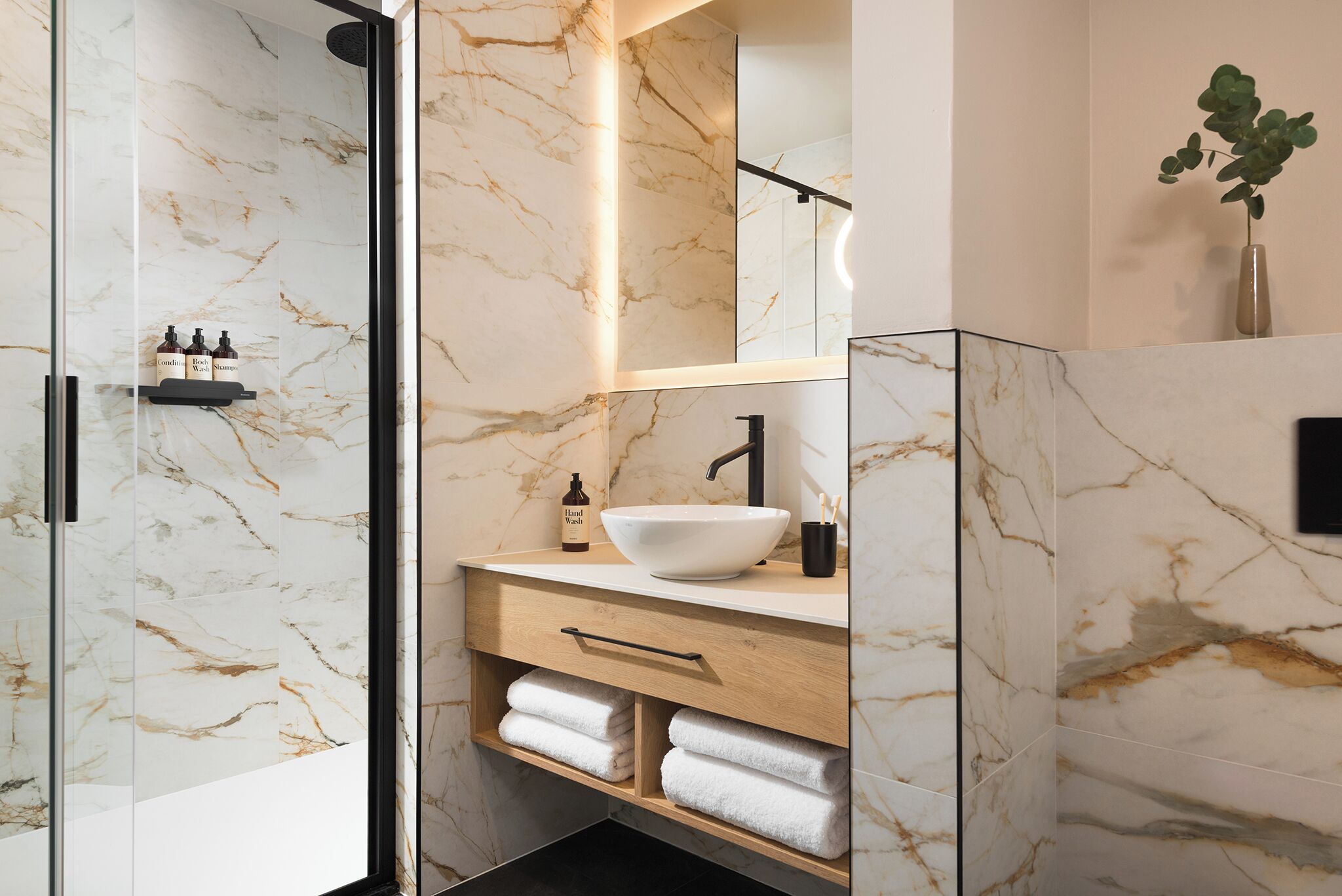 Apartment, 2 Bedrooms | Bathroom | Shower, free toiletries, hair dryer, towels