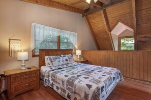 3 bedrooms, desk, iron/ironing board, travel crib