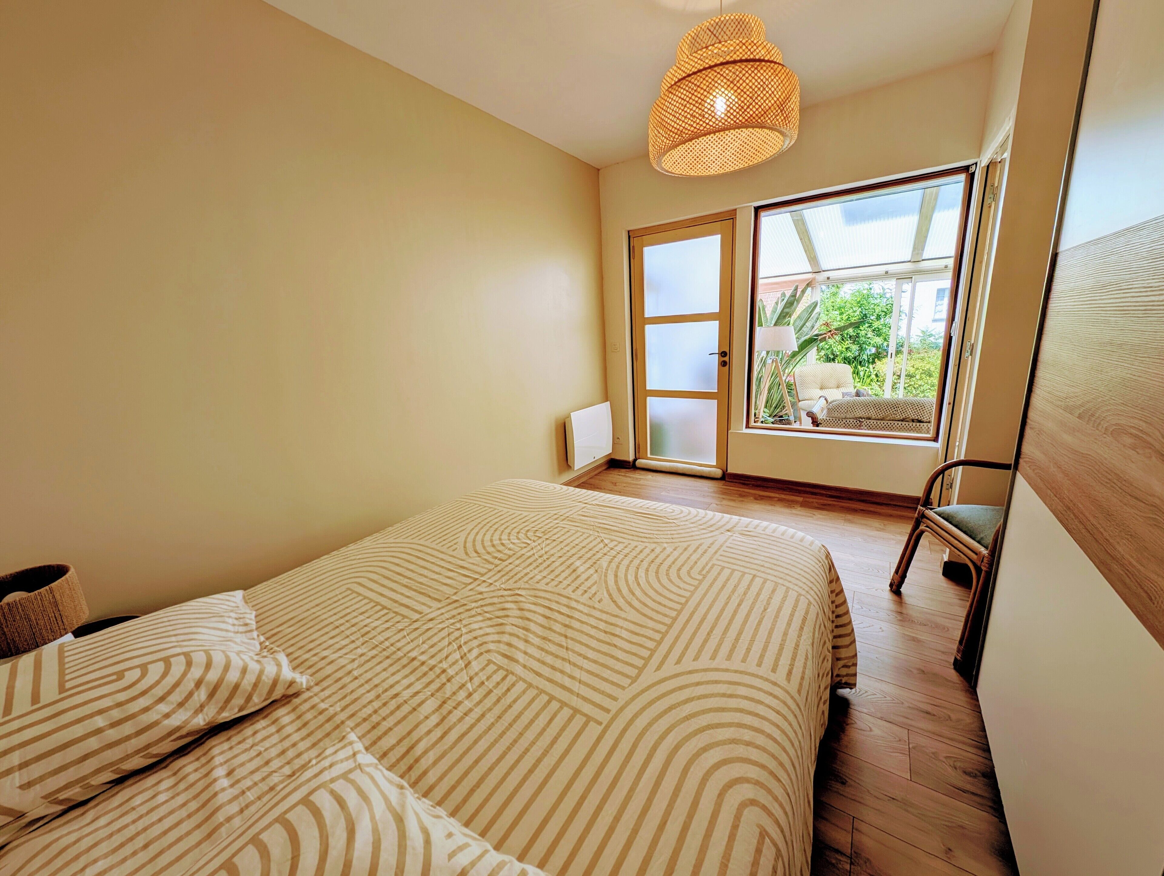 2 chambres, fer et planche à repasser, accès Internet, draps fournis