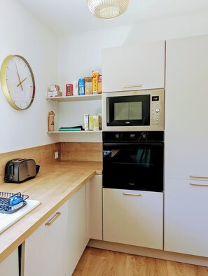 Microwave, oven, stovetop, dishwasher