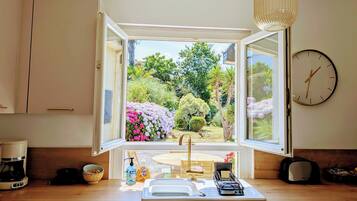 Micro-ondes, four, plaque de cuisson, lave-vaisselle