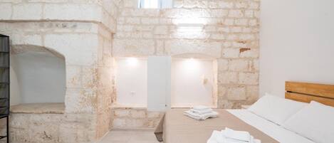 2 Schlafzimmer, Bügeleisen/Bügelbrett