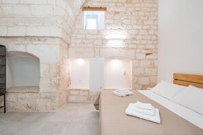 2 bedrooms, iron/ironing board