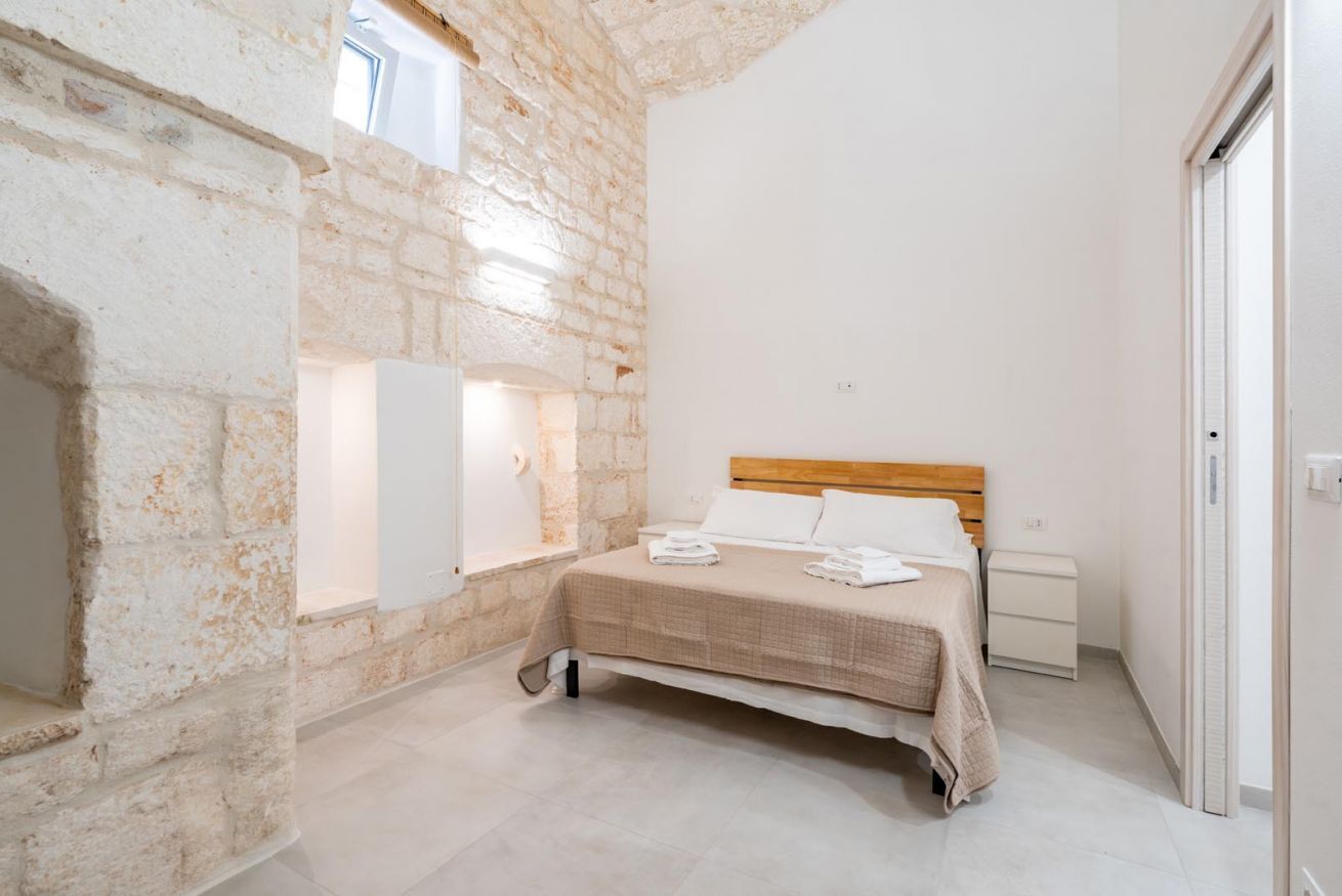 2 bedrooms, iron/ironing board