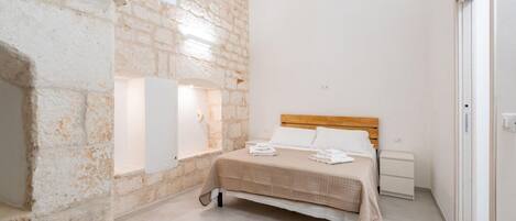 2 bedrooms, iron/ironing board