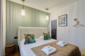 Apartment | 1 bedroom, laptop workspace, iron/ironing board, bed sheets - Charming new Flat in the Centre of Paris (Paris)