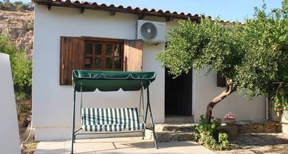 Old Castle Cottage in Paleokastro