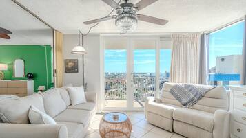 Condo, 1 King Bed with Sofa bed (Estero Beach & Tennis Club-Penthouse ) | Living area