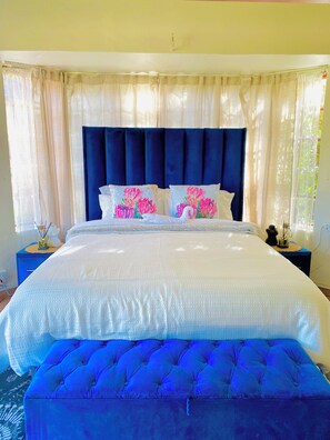 1 dormitorio, tabla de planchar con plancha, wifi y ropa de cama