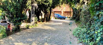 The Q’s Guest suite