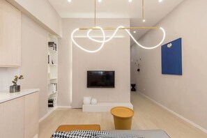 Senior Apartment, 1 Double Bed, Kitchen | Living room