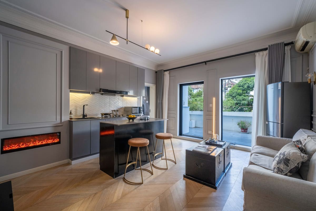 Basic Apartment | Living area