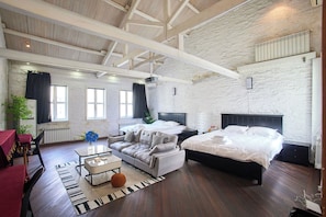 Signature Villa, 4 Bedrooms, Kitchen | Free WiFi