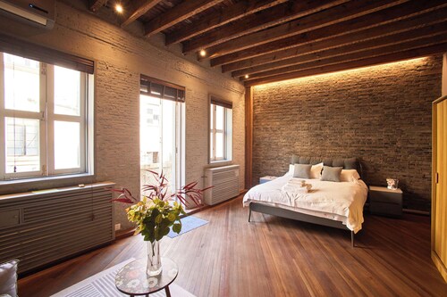 Book and Bed-Jingan Temple