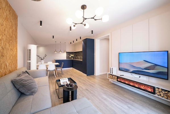 Senior-Apartment, 2 Schlafzimmer, Badewanne | Kostenloses WLAN, Bettwäsche