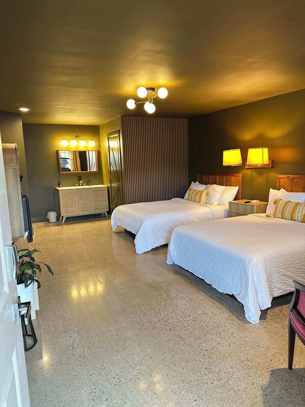 Iron/ironing board, free WiFi, bed sheets