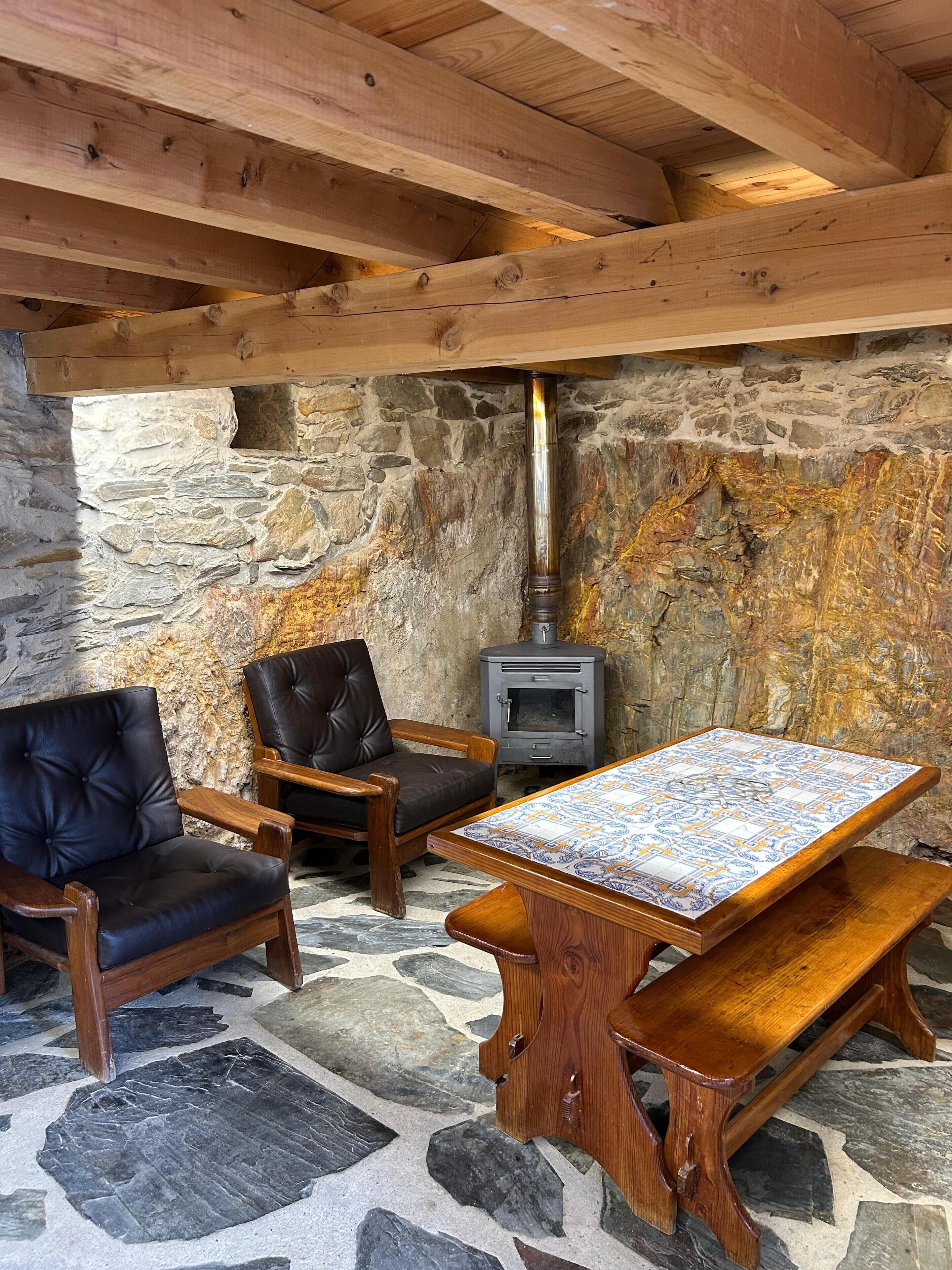 エクスクルーシブ コテージ バレービュー | リビング エリア | テレビ