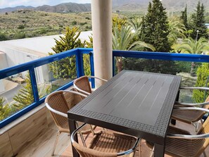 تناول الطعام بالخارج