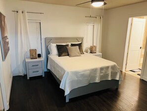 3 chambres, fer et planche à repasser, lit de bébé portatif, Wi-Fi