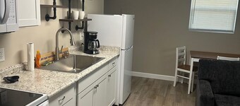 Delightful 2 bed cabin in Salt Springs - other cabins available