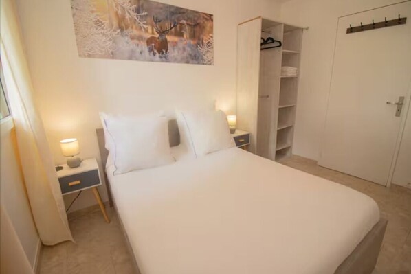 1 bedroom, WiFi, bed sheets