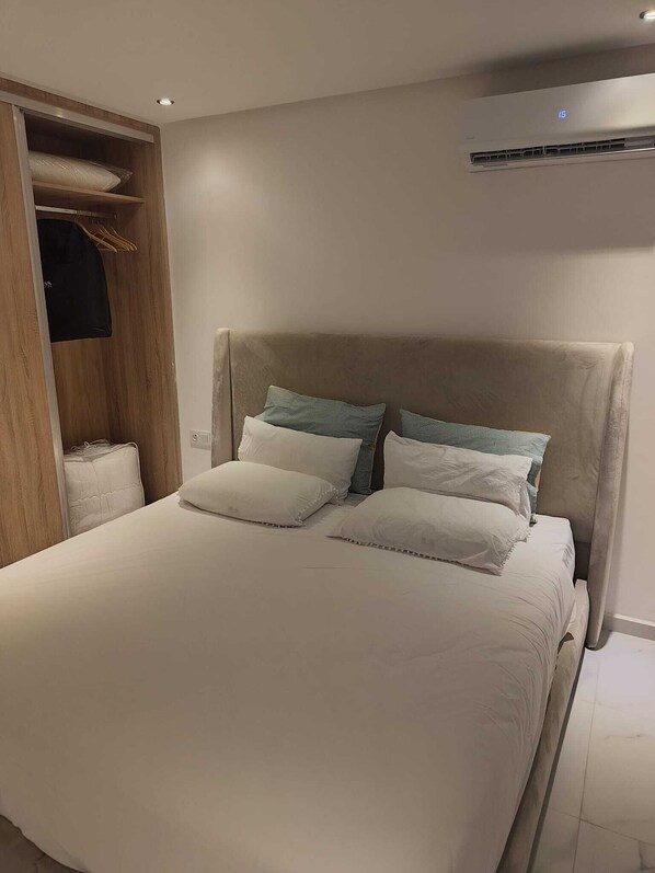 1 bedroom, iron/ironing board, WiFi, bed sheets