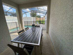 Outdoor dining - Your Orlando Home with Private Pool (Davenport)