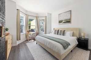 4 bedrooms, iron/ironing board, WiFi, bed sheets