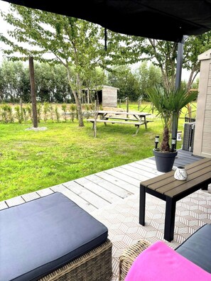 屋外ダイニングエリア