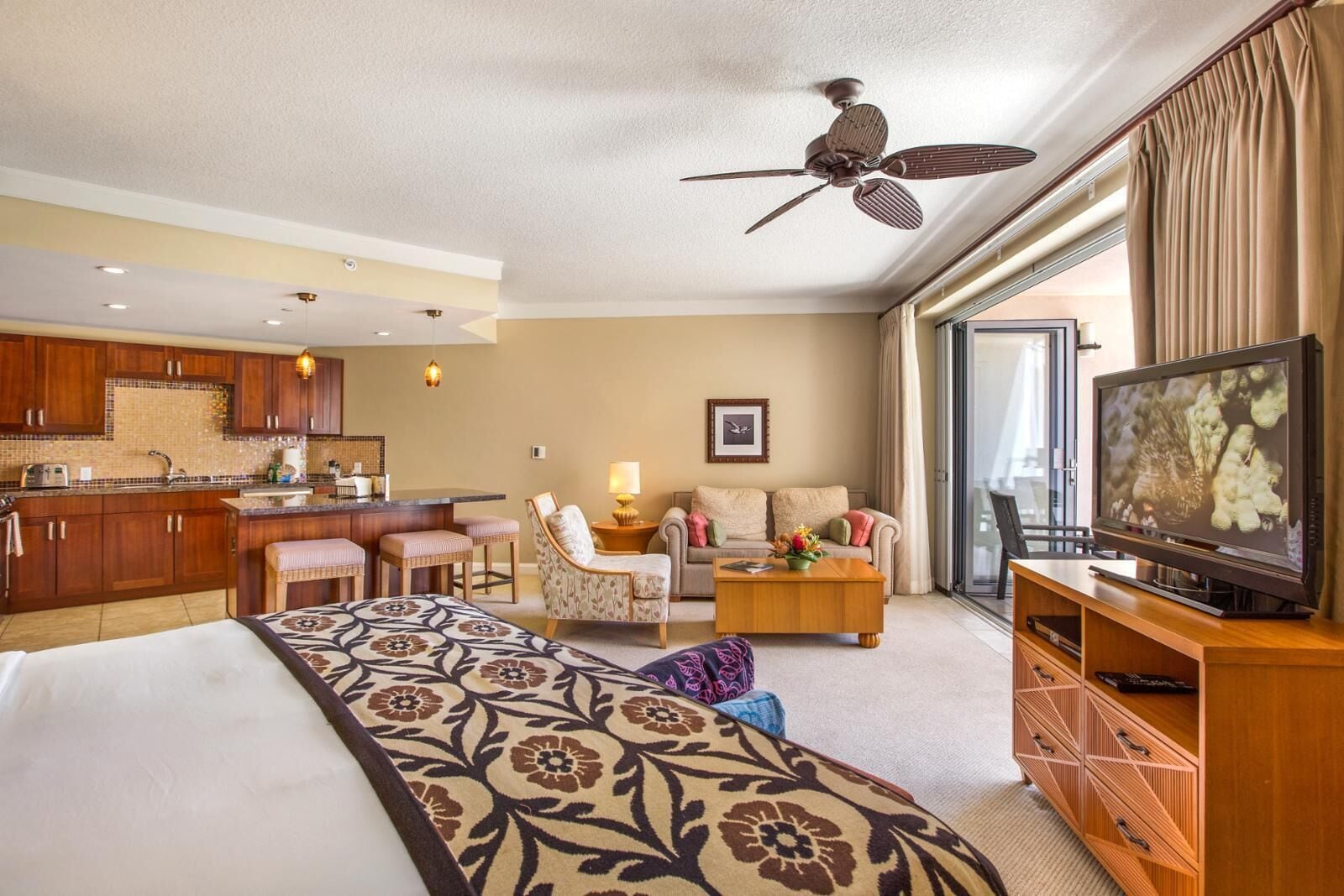 4 bedrooms, iron/ironing board, travel crib, free WiFi