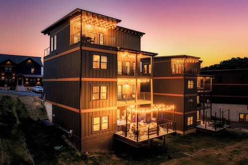 Star Gazer Luxury Rooftop Cabin